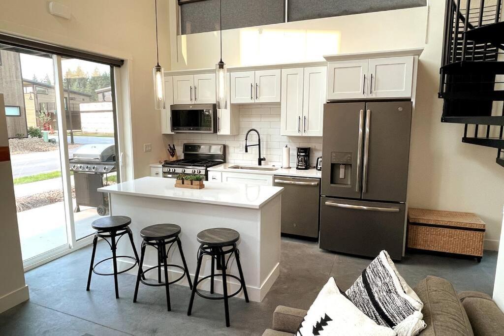 Brand New Upscale Home- Best Location! Whitefish Eksteriør billede
