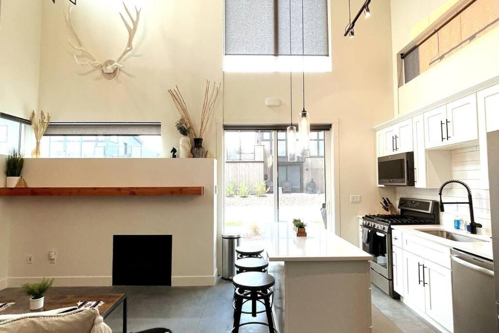 Brand New Upscale Home- Best Location! Whitefish Eksteriør billede
