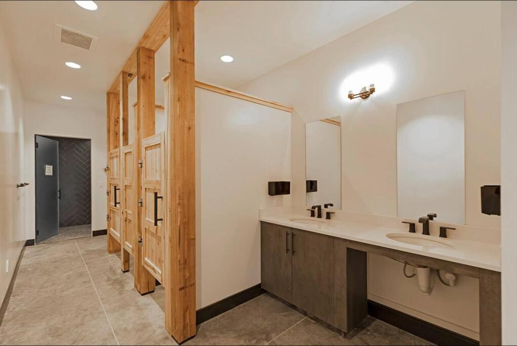 Brand New Upscale Home- Best Location! Whitefish Eksteriør billede